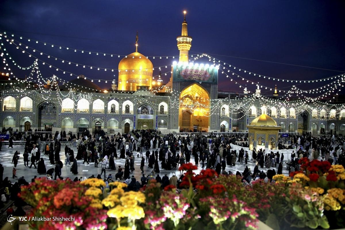 گلباران حرم مطهر رضوی در سالروز میلاد حضرت معصومه (س)