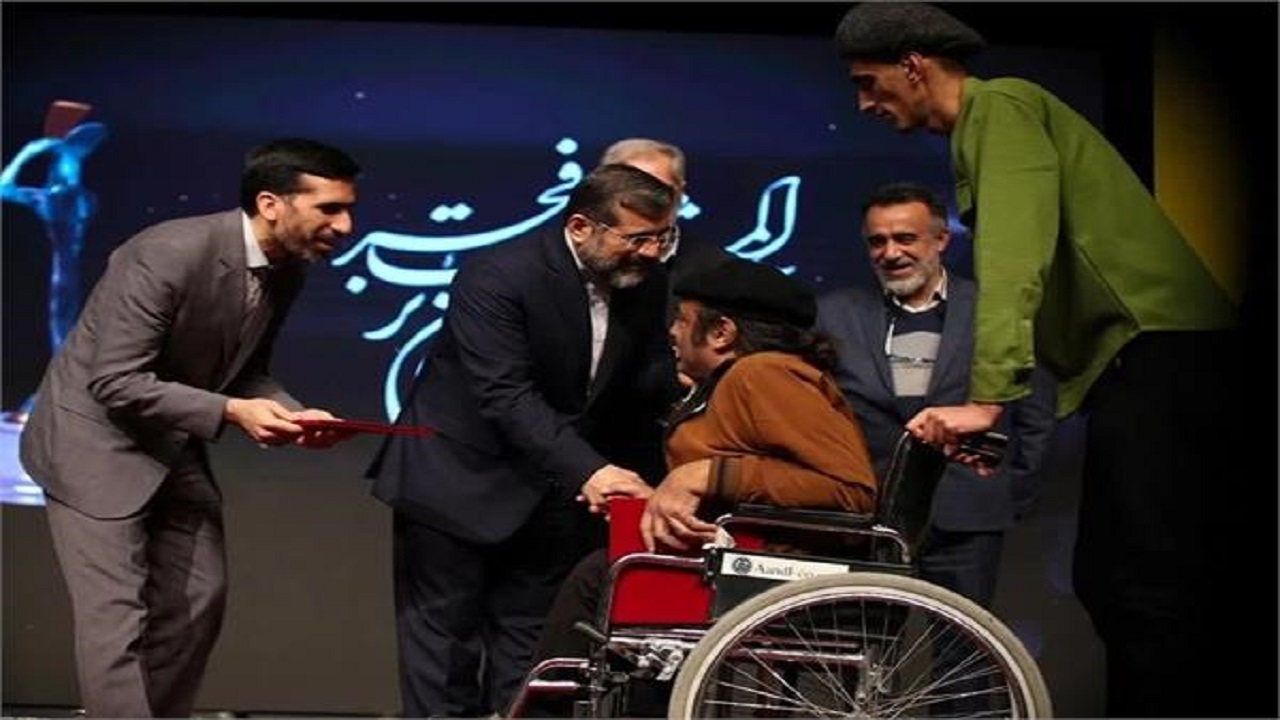 نمایش کَل برگزیده جشنواره تئاتر فجر شد
