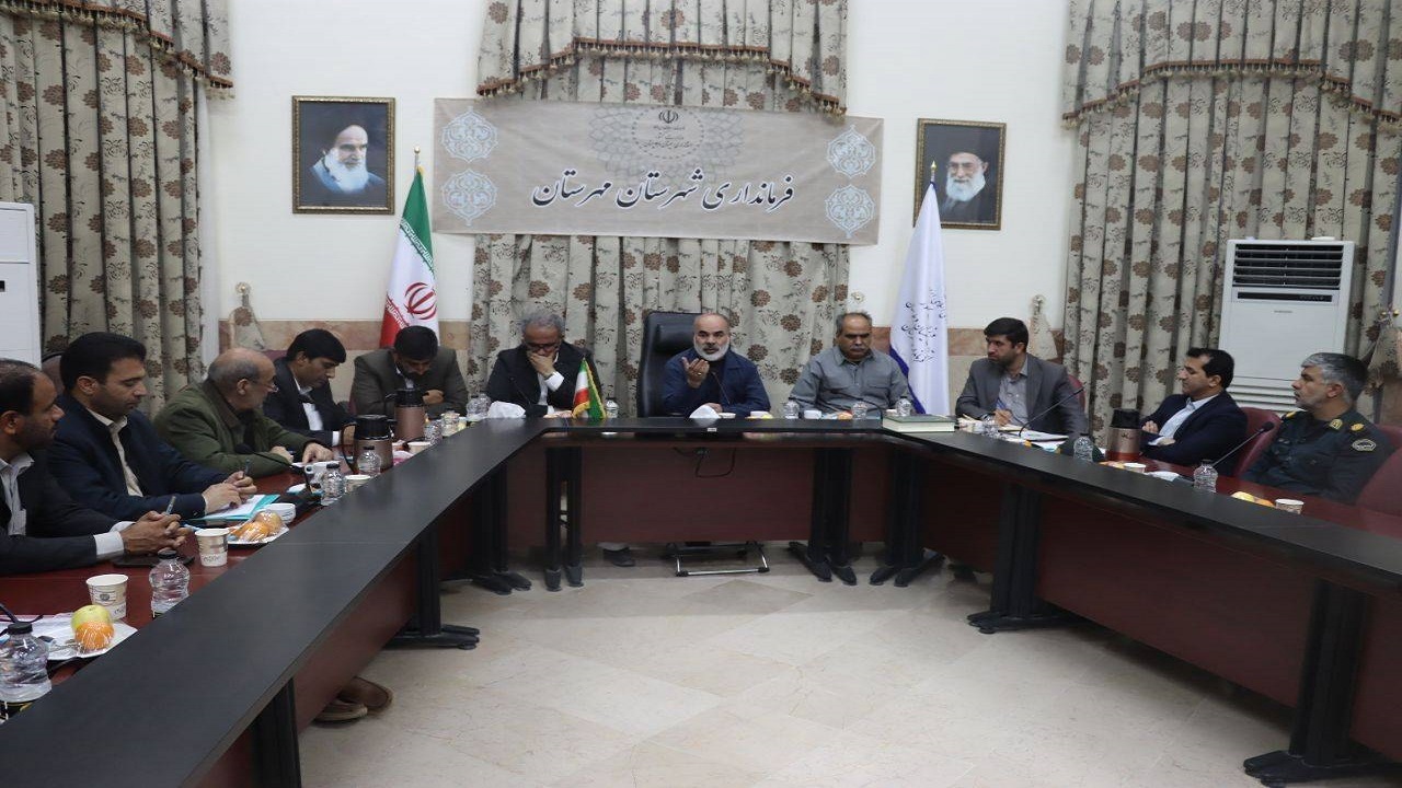 فرمانداران بایستی بر همه امور شهرستان اشراف داشته باشند