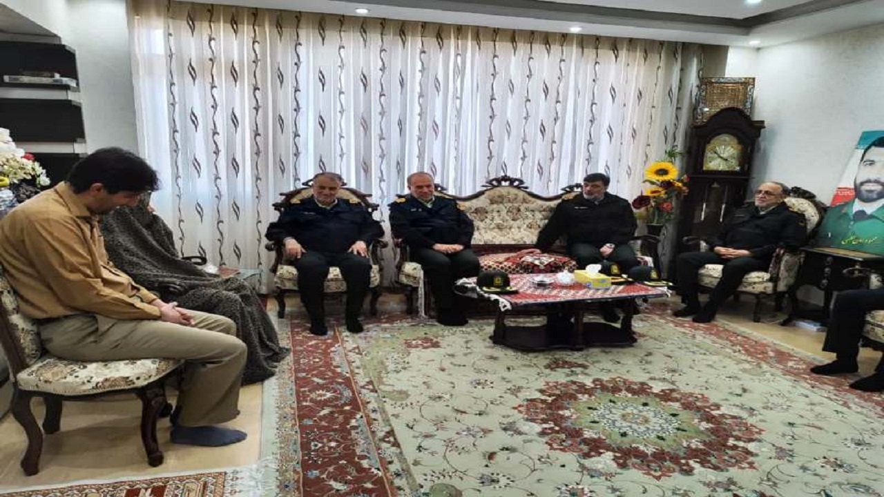 دیدار سردار رادان با خانواده شهید امان اللهی در کردستان