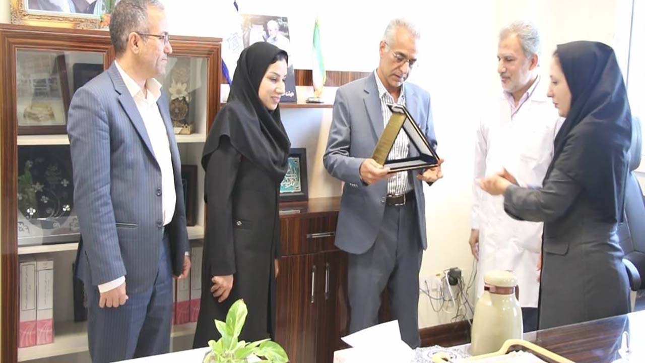 کمک ۷ میلیارد ریالی خانواده مرحوم متصدی  به بیمارستان زرند