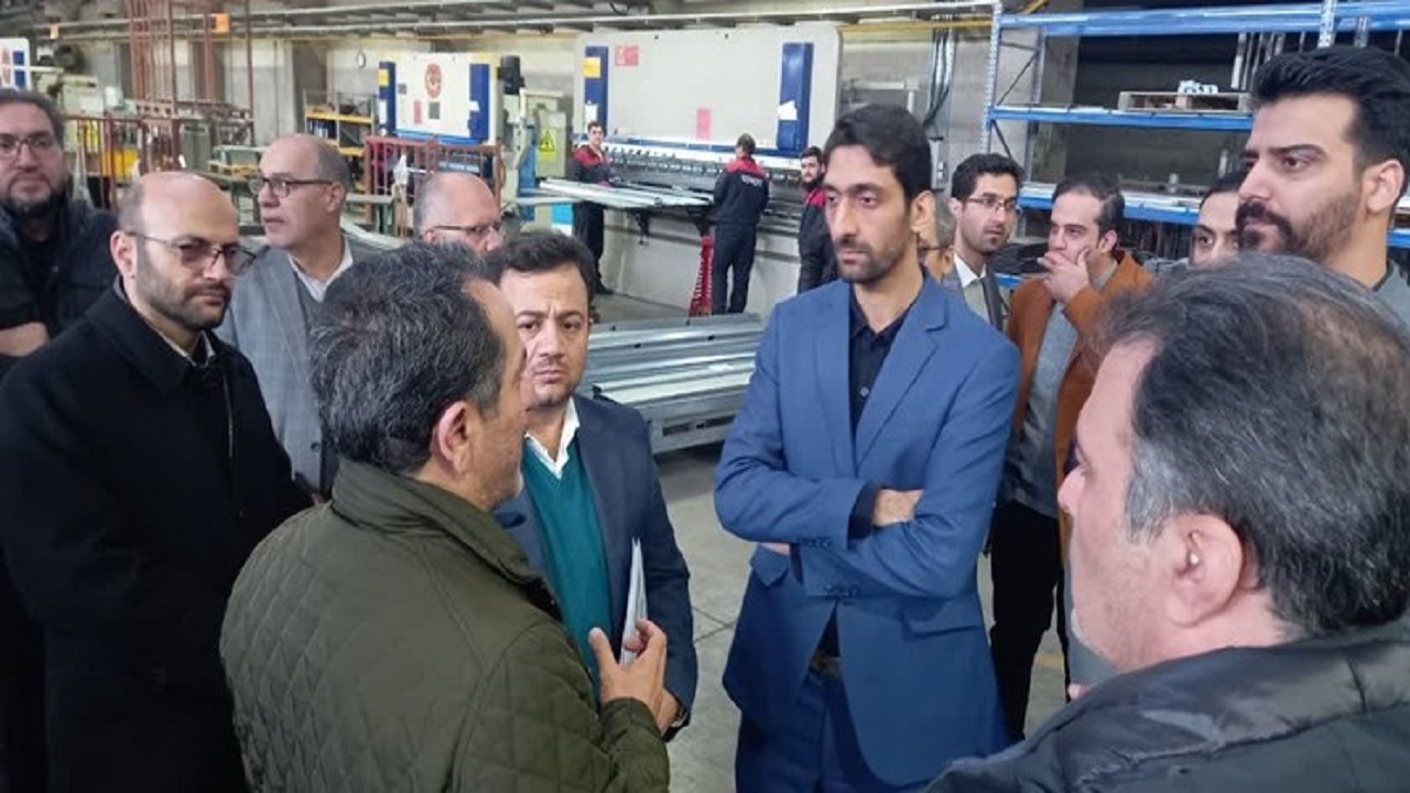 بازدید معاون وزیر اقتصاد از سه واحد صنعتی قم