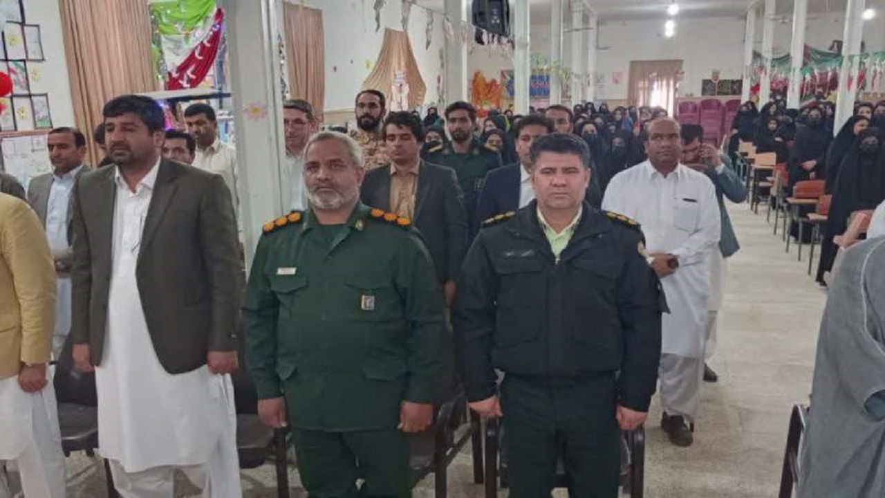 نقش مهم معلمان در رویش و پیروزی انقلاب اسلامی