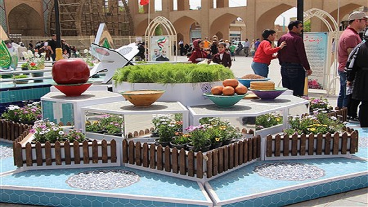 فضای نوروز باید شاد و معنوی باشد