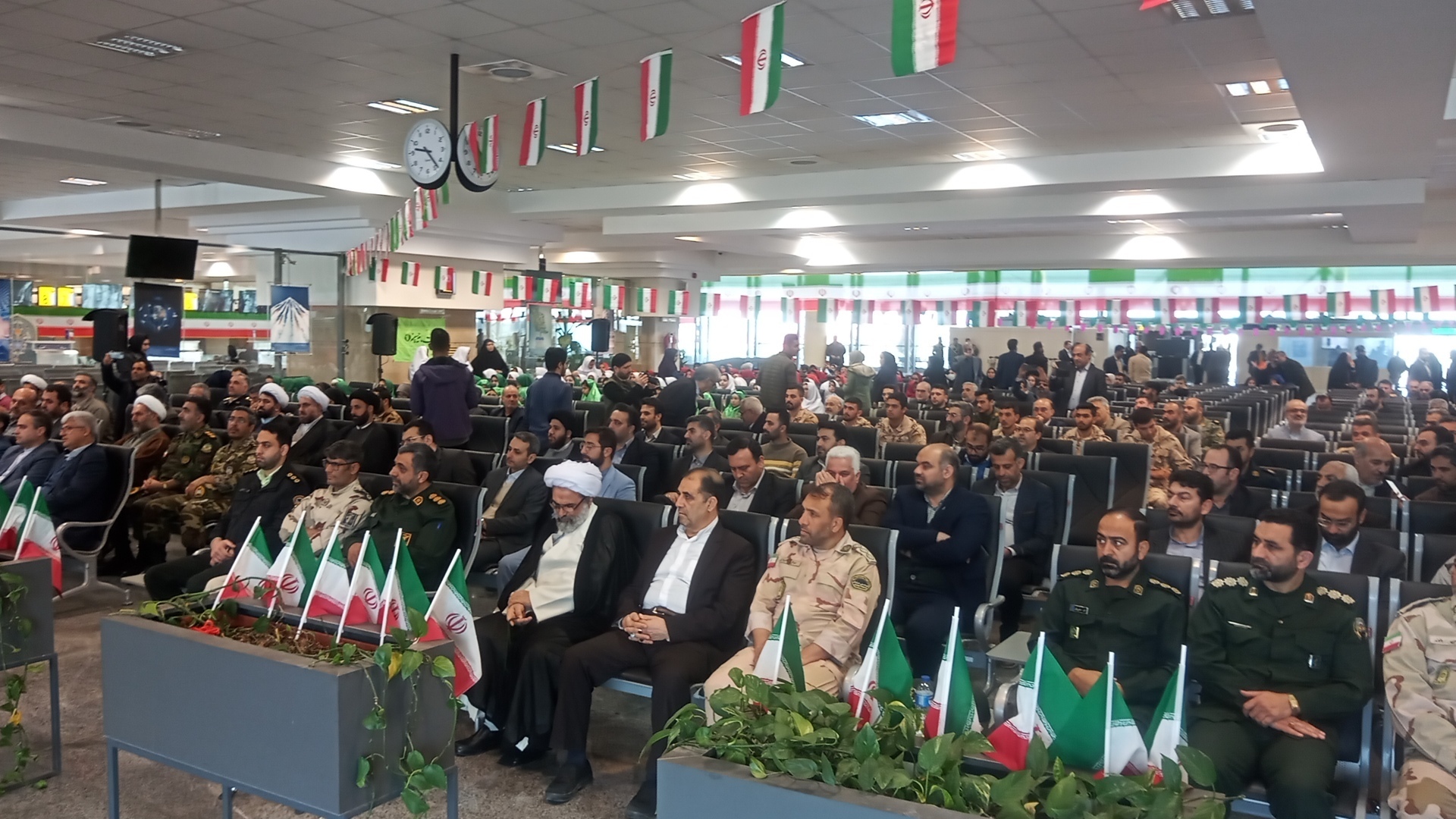 استقبال نمادین از ورود تاریخی حضرت امام به کشور استقبال نمادین از ورود تاریخی حضرت امام به کشور
