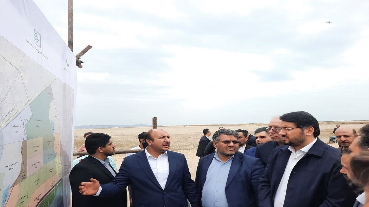 شهر‌های ساحلی خلیج‌فارس و مکران مرکزی با محوریت وزارت راه و شهرسازی احداث می‌شود