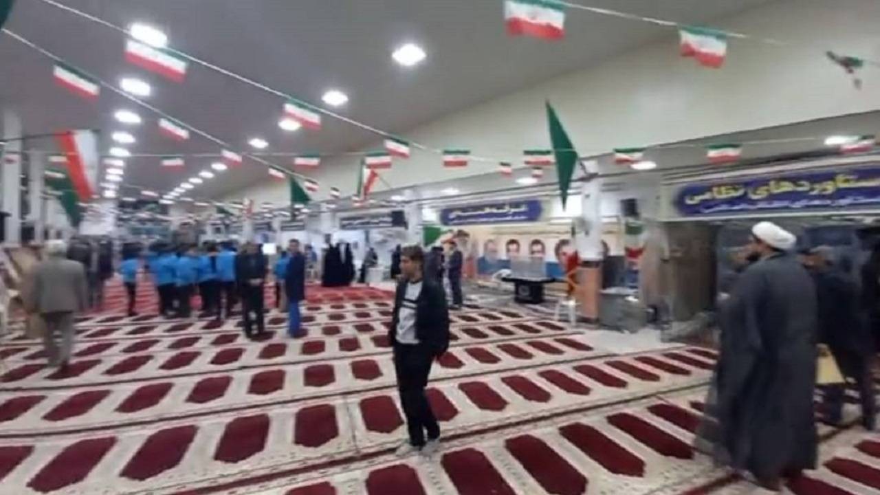 گرامیداشت ایام دهه فجر با برپایی نمایشگاه در آران و بیدگل + فیلم