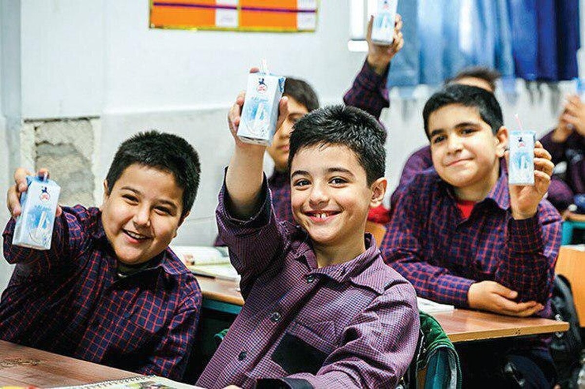 توزیع شیر رایگان در مدارس هندیجان