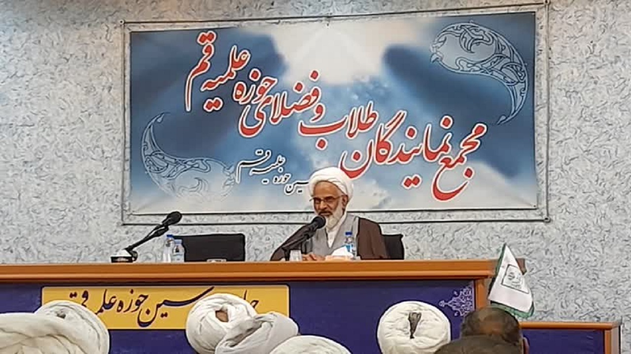 جبهه استکبار خواهان رها کردن سنگر انقلاب است