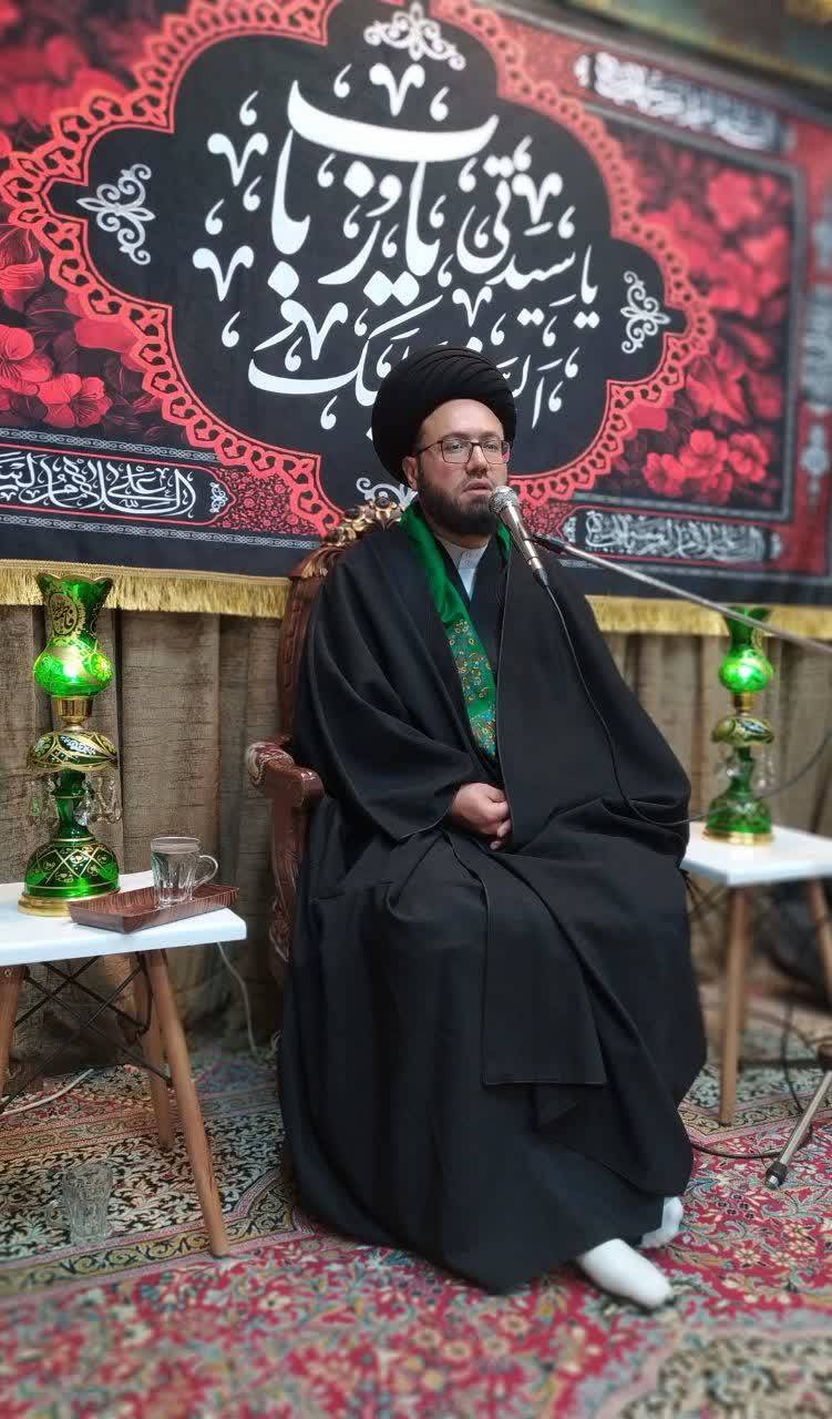 مراسم سخنرانی و توسل به خدا