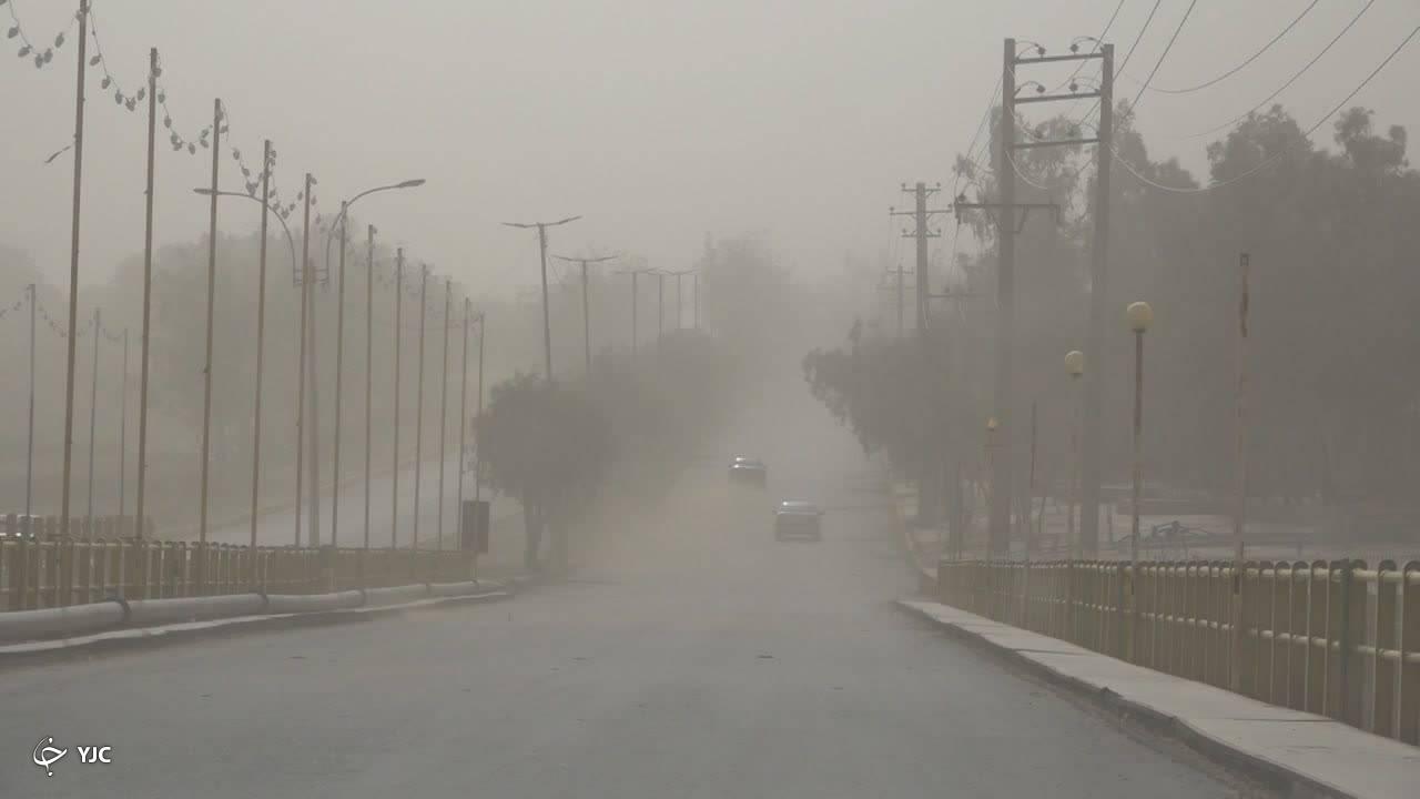 &nbsp;برق ۱۳ روستا قطع و ۲ راه روستایی مسدود شد