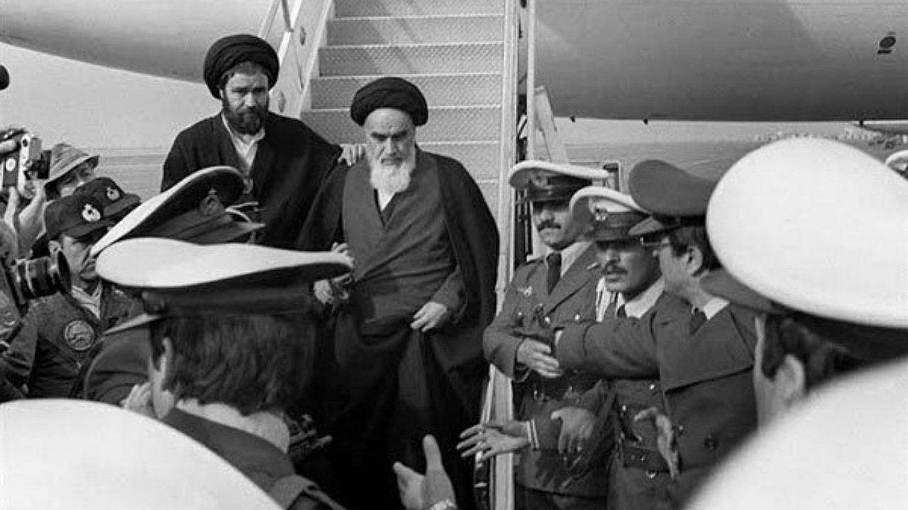 روایتی از روزهای منتهی به بازگشت امام خمینی (ره) + فیلم