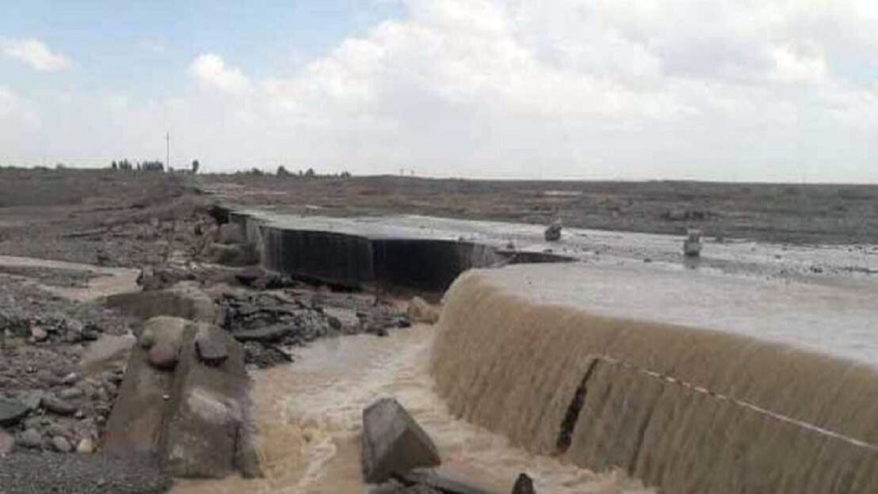 سیلاب محور دلگان به ذهکلوت را بست