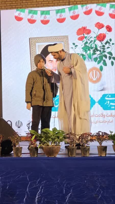 برگزاری مراسم جشن انقلاب در سفید شهر
