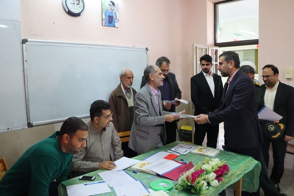 گرامیداشت دهه فجر در لارستان