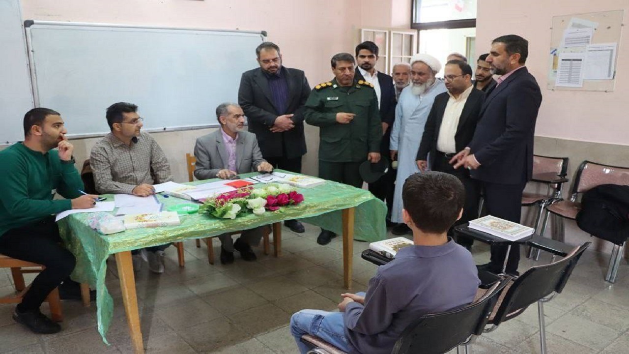 برگزاری مسابقات قرآن، عترت و نماز دانش آموزی به مناسبت دهه فجر در لارستان + تصاویر