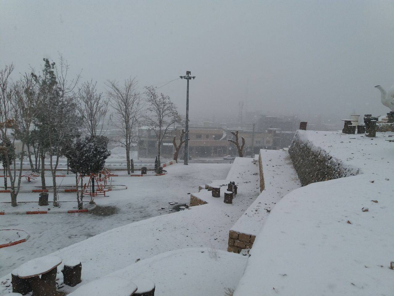 حال و هوای برفی روستای نردین