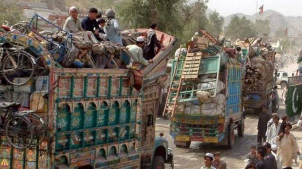 اخراج نزدیک به ۵۰۰ پناهجوی افغانستانی‌ از پاکستان
