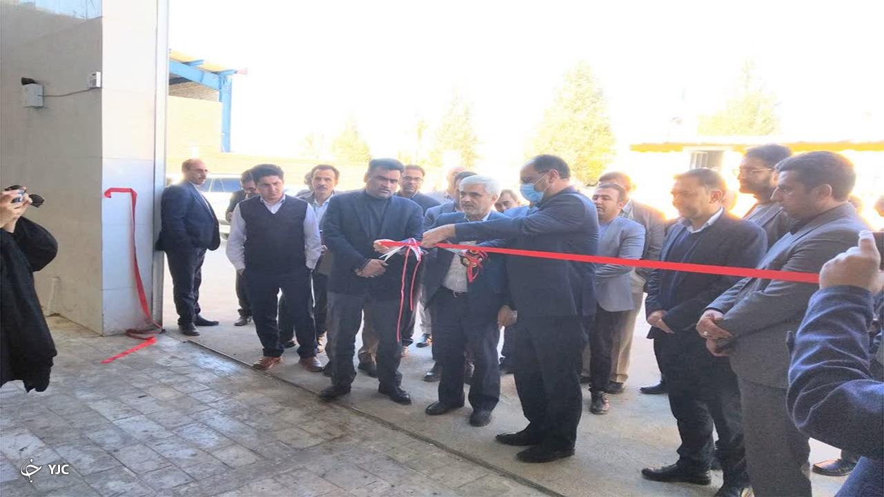 بهره‌برداری ۴ طرح صنعتی و زیرساختی در شهرک‌های صنعتی آباده و استهبان