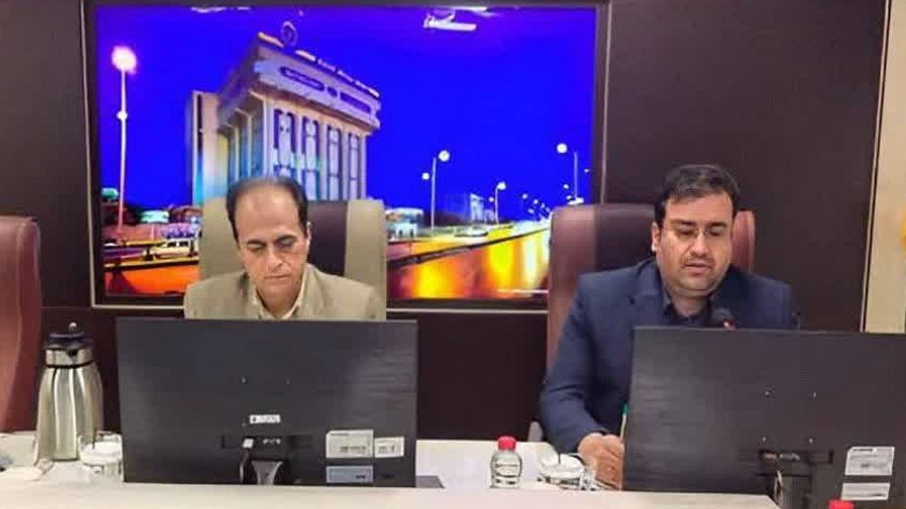 آغاز فرآیند افتتاح حساب سپرده‌گذاری اتباع خارجی مقیم کرمان در بانک