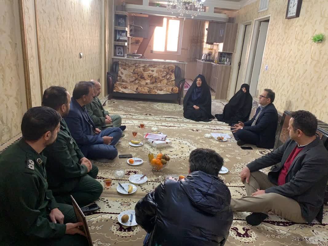 مهمانی و دیدار در منزل شهدا