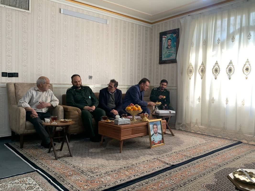 حضور در منزل شهدا
