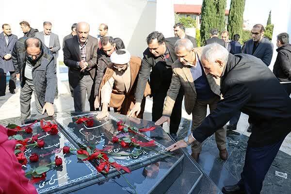 گل افشانی مزار شهدا
