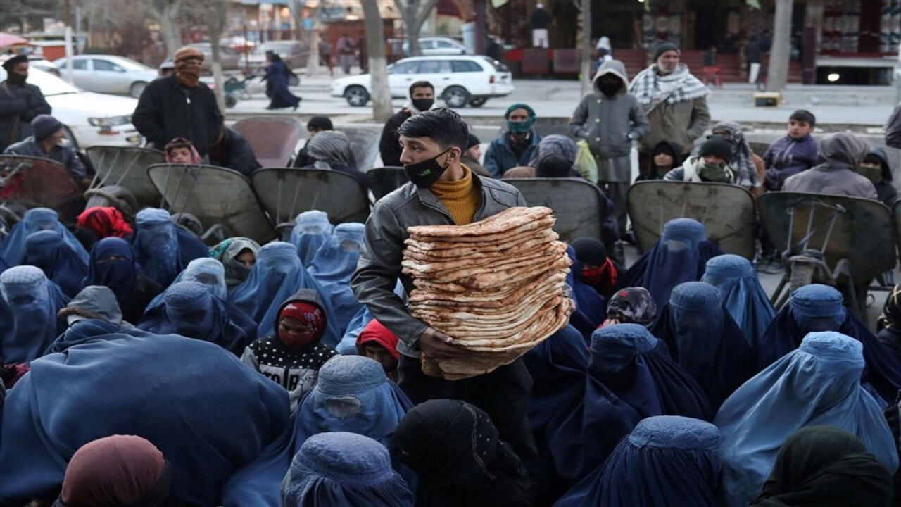 کمک نقدی سازمان ملل به نيازمندان در تخار