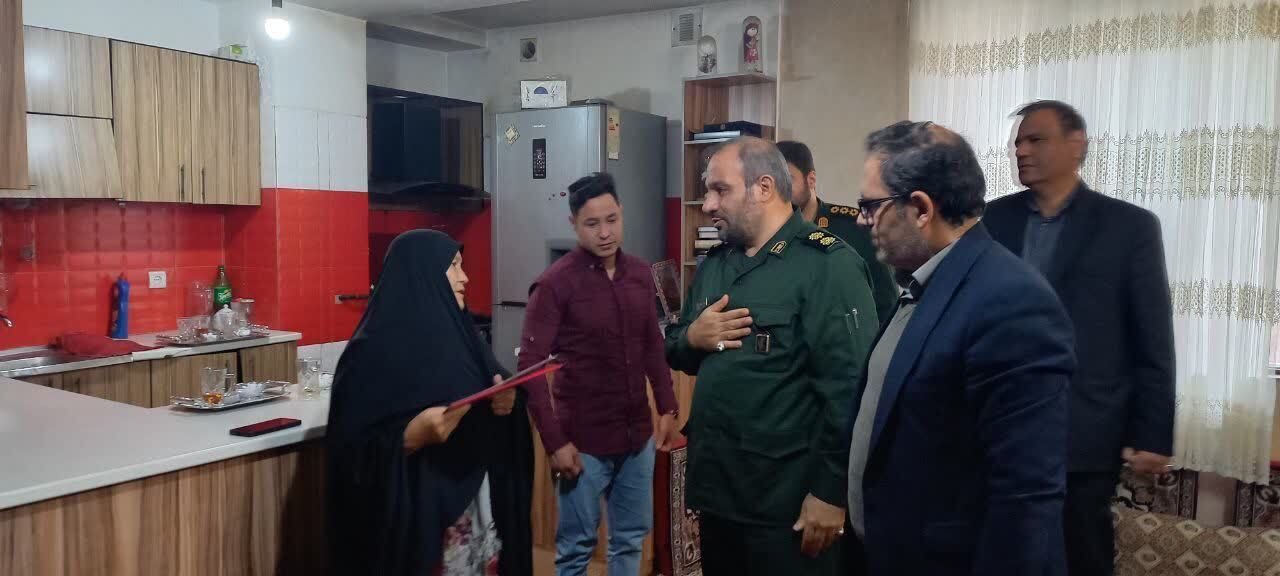 تجلیل از خانواده شهدای مدافع حرم