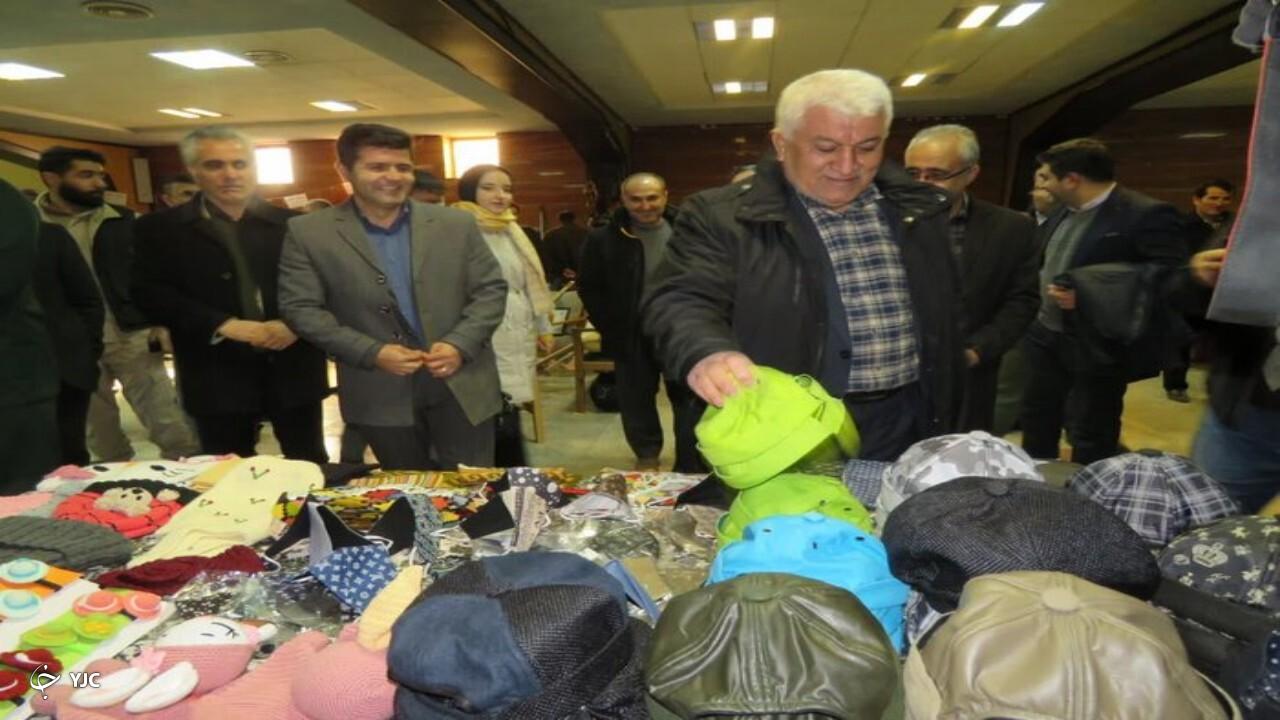 ۳۰ غرفه نمایشگاه آثار صنایع دستی و گردشگری در مهاباد برپا شد