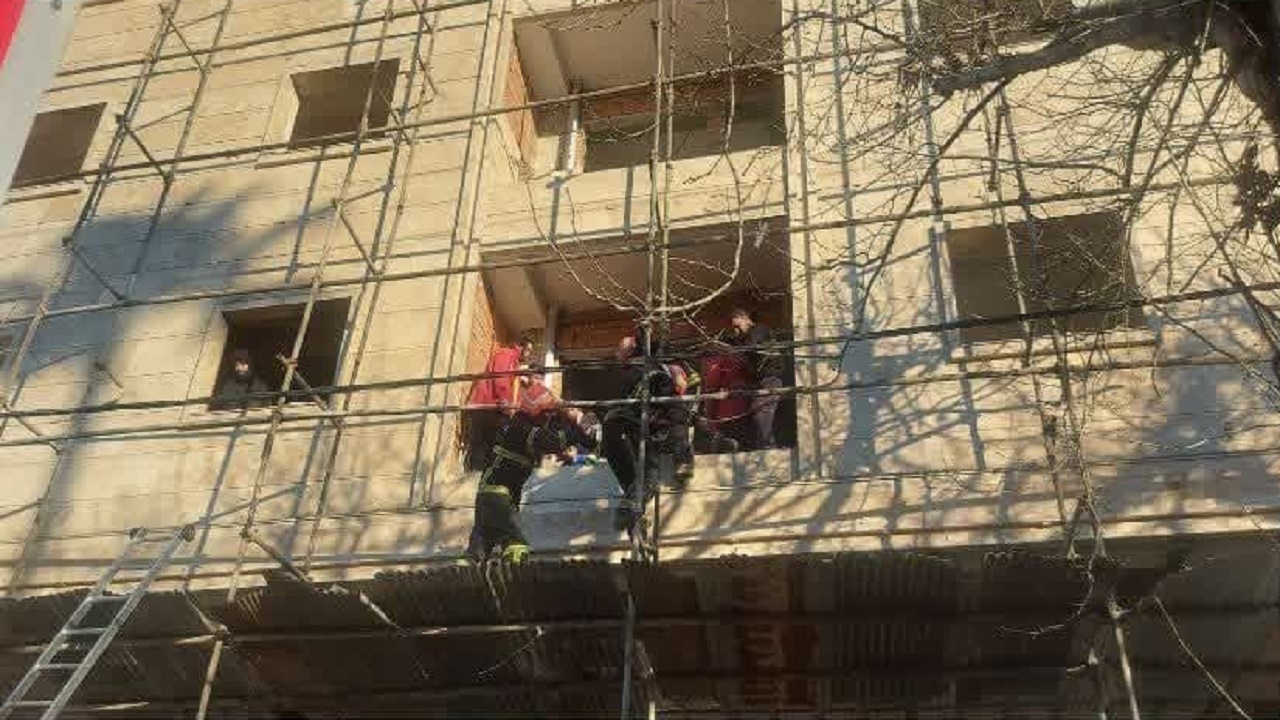 سقوط مرگبار کارگر ساختمانی از طبقه هفتم ساختمان در بابل
