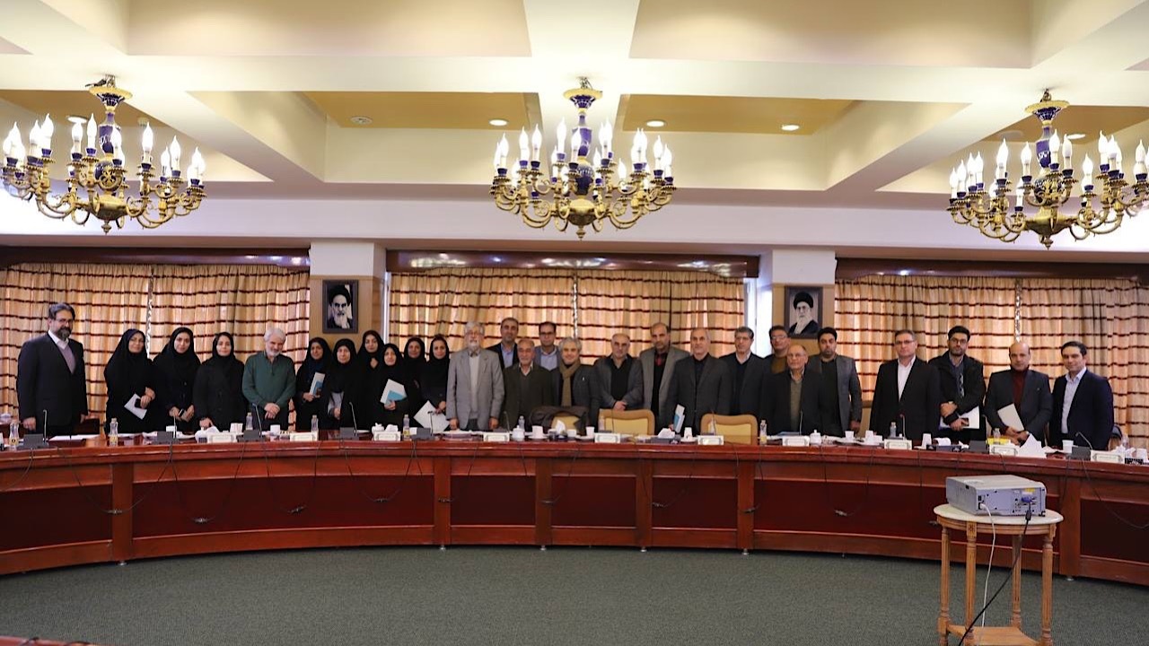 فرهنگستان در امر زبان فارسی مانند بانک مرکزی در امر پولی است