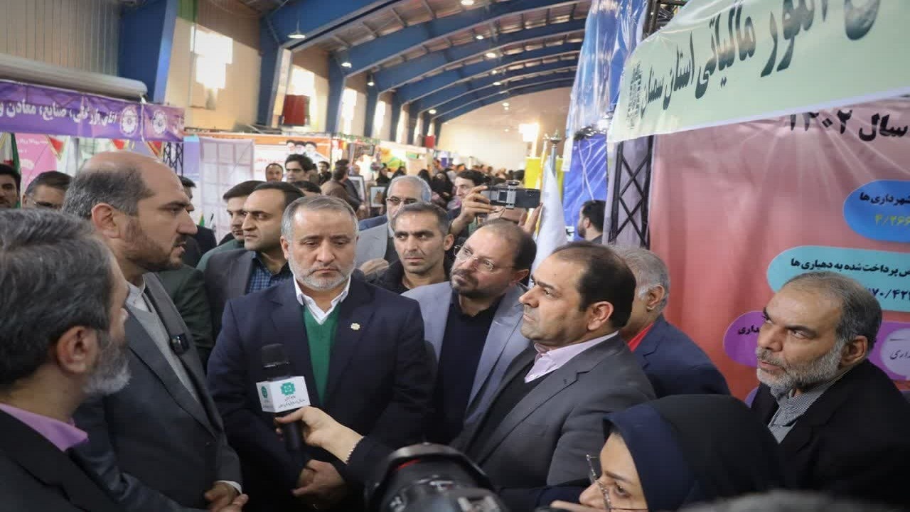معاون رییس جمهور از نمایشگاه روایت پیشرفت در سمنان دیدن کرد