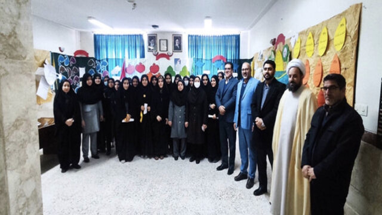 مشارکت ۱۵۰۰ دانش آموز در برگزاری نمایشگاه‌های مدرسه انقلاب