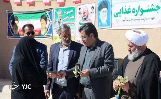 برگزاری نمایشگاه غذای محلی در مهردشت+عکس برگزاری نمایشگاه غذای محلی در مهردشت+عکس