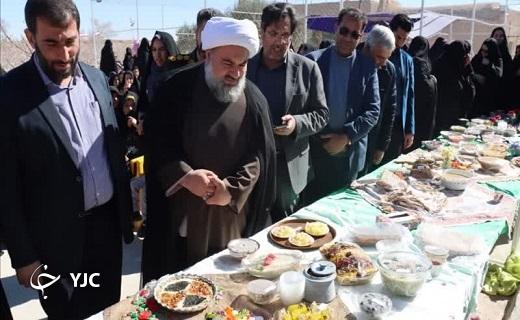 برگزاری نمایشگاه غذای محلی در مهردشت+عکس برگزاری نمایشگاه غذای محلی در مهردشت+عکس