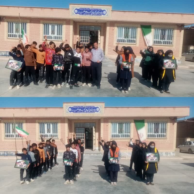 حال و هوای دانش آموزان مدارس روستای منصوری در ایام الله دهه فجر