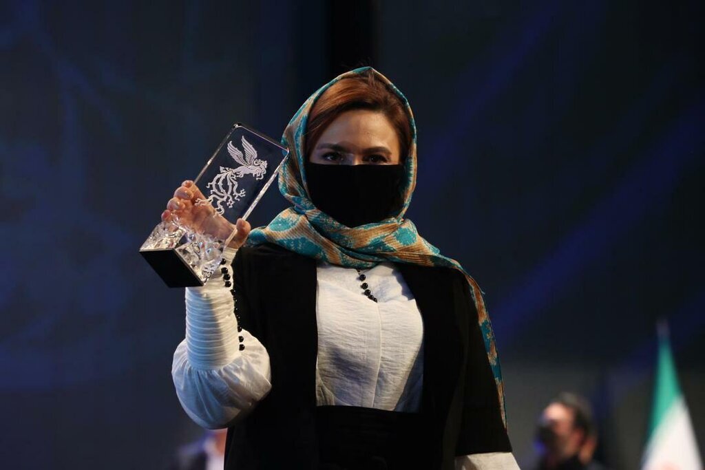 گلاره عباسی