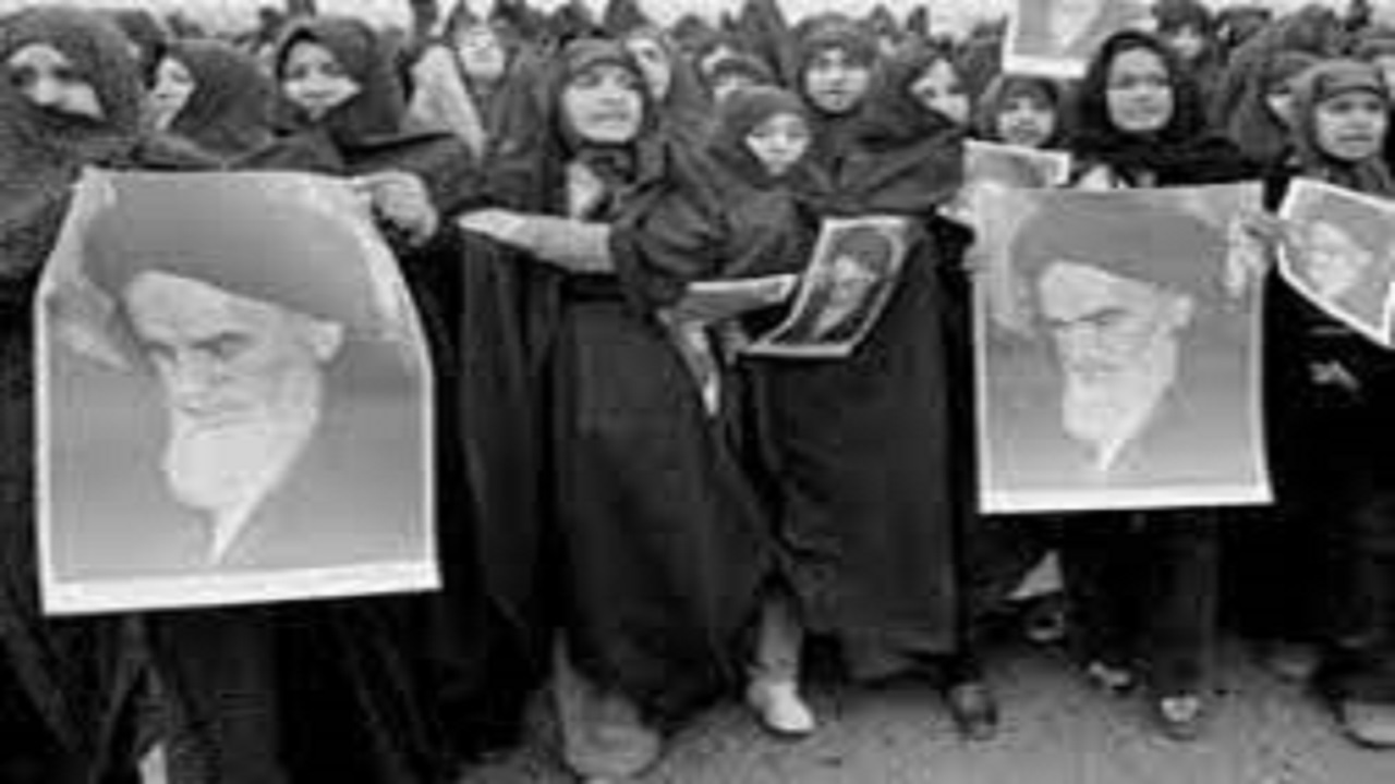 بانوان در شکل گیری و گسترش انقلاب اسلامی نقش اساسی داشتند