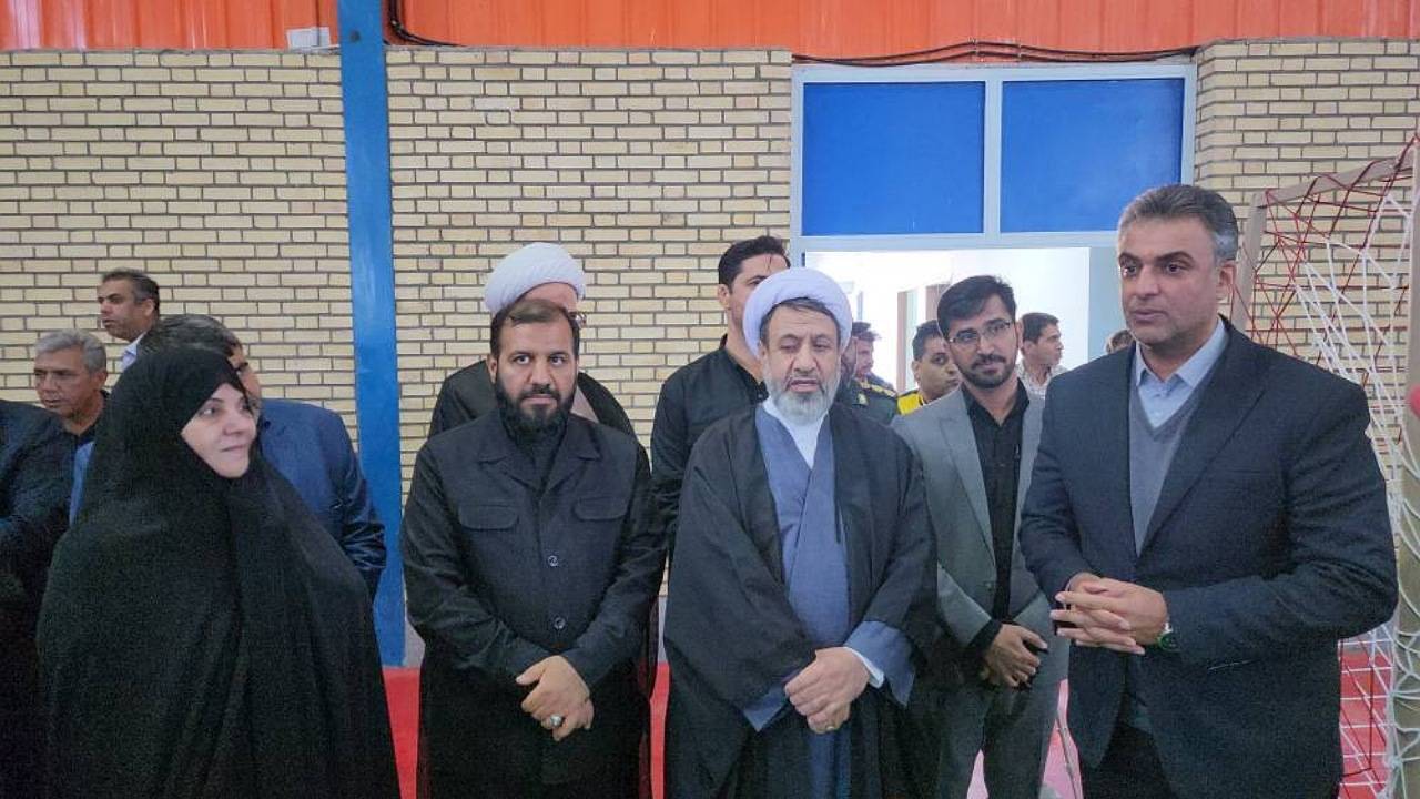 افتتاح ۶  طرح صنعتی و ورزشی در زرند