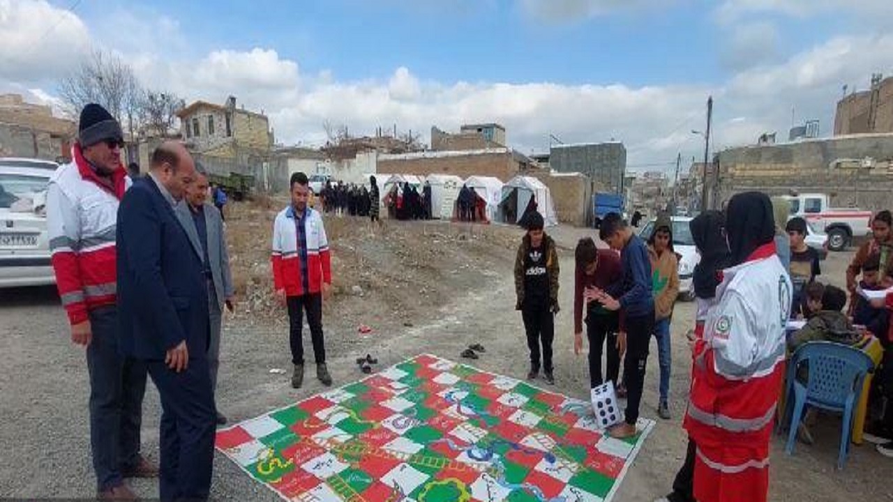 رزمایش جهادی هلال احمر در منطقه کم برخوردار شهرستان میانه