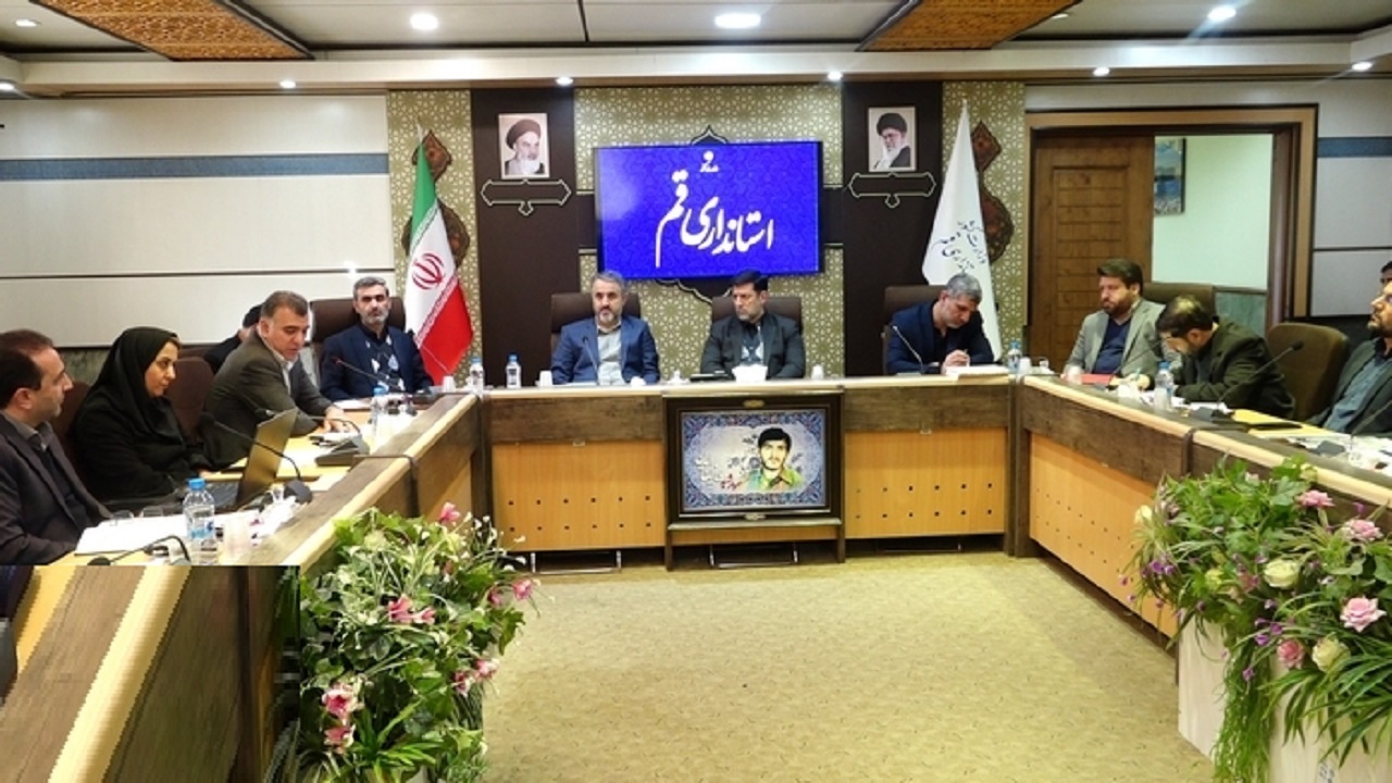 نیروگاه خورشیدی در حاشیه آزاد راه قم تهران احداث می‌شود