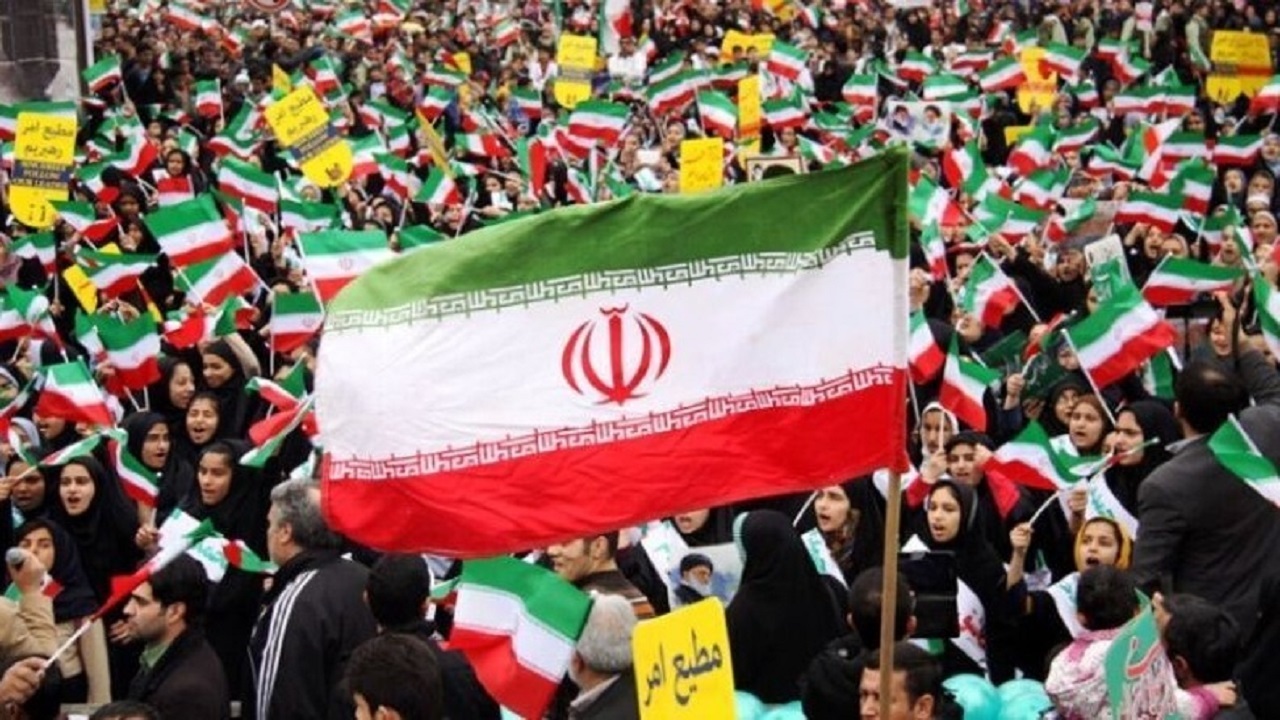 دانش آموزان قمی حضوری پرشور در مراسم راهپیمایی ۲۲ بهمن داشته باشند