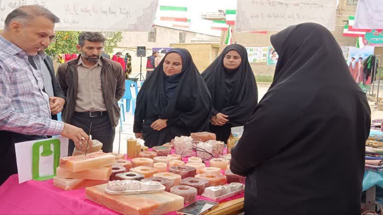 برپایی نمایشگاه مشاغل خانگی زنان روستایی در کازرون
