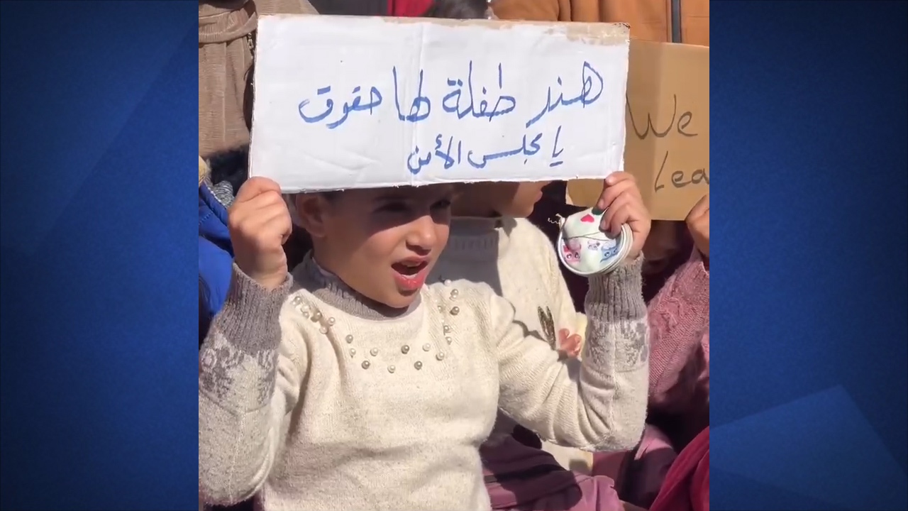 تظاهرات کودکان فلسطینی در اعتراض به جنگ + فیلم