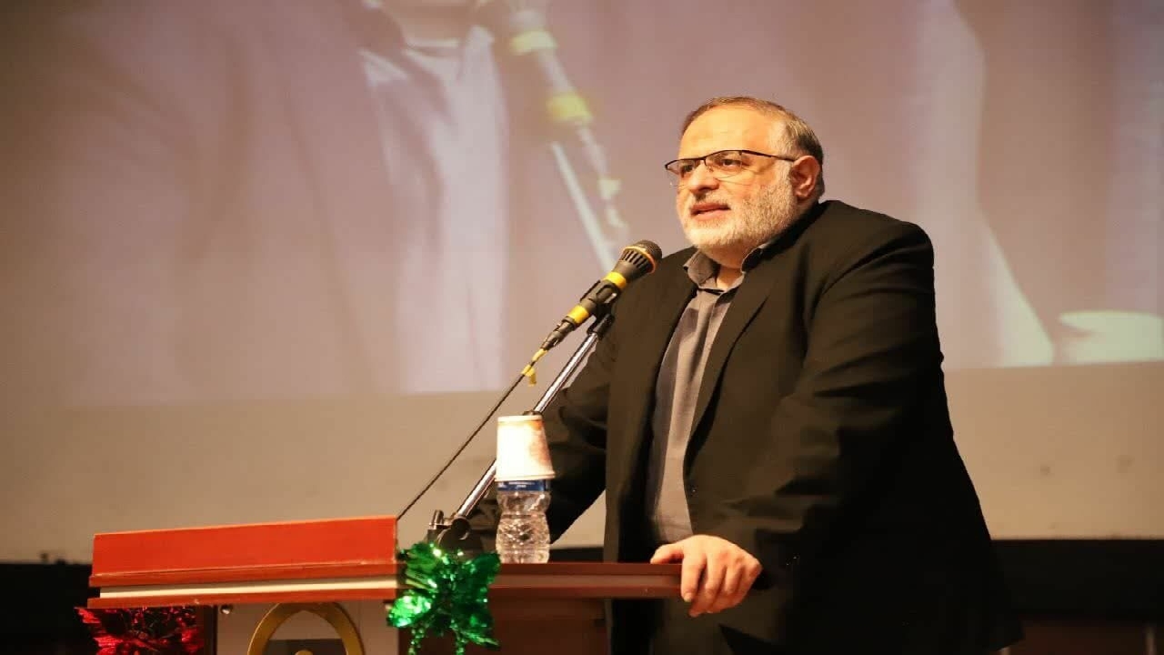 همه برای ارتباط با قرآن باید تلاش کنند