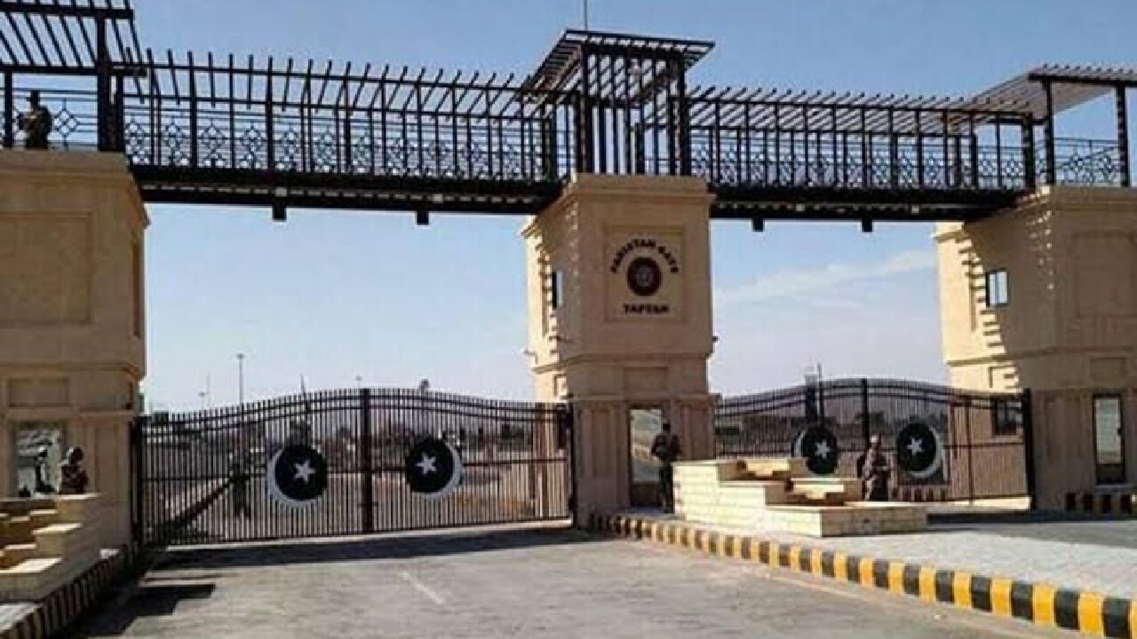 مسدود شدن یک روزه گذرگاه های افغانستان و پاکستان