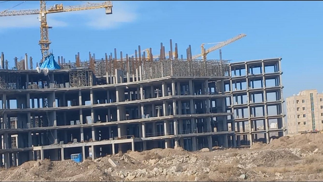 مراحل پیشرفت و ساخت بیمارستان ۷۰۰ تختخوابی از لنز دوربین شهروند قزوینی