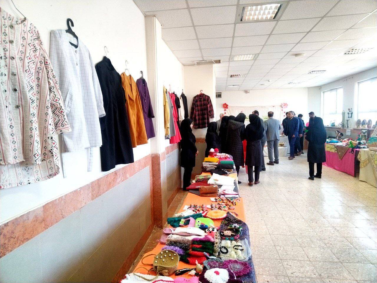 نمایشگاه صنایع دستی به مناسبت دهه فجر