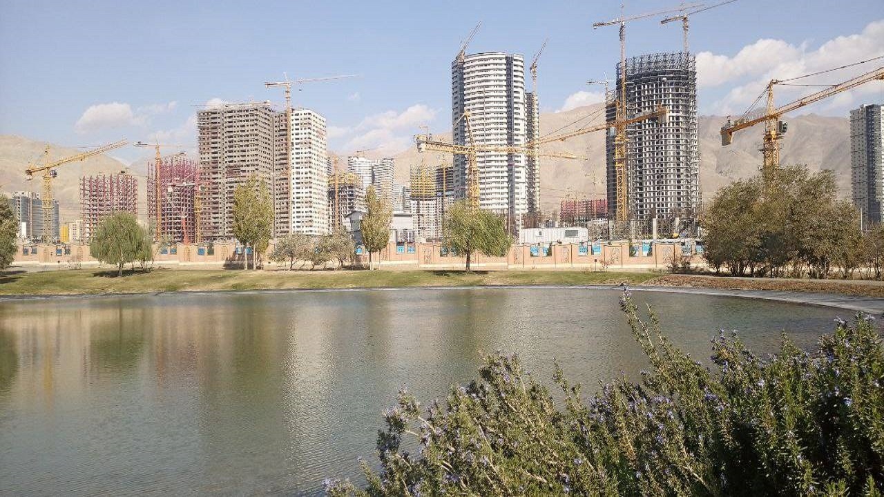 نگرانی شهروند تهرانی از برج سازی در جنب باغ گیاه شناسی